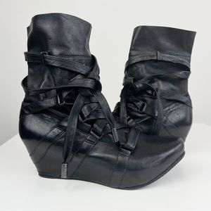 Tsubo Sidon Black Leather Platform Wedge Booties Size 8